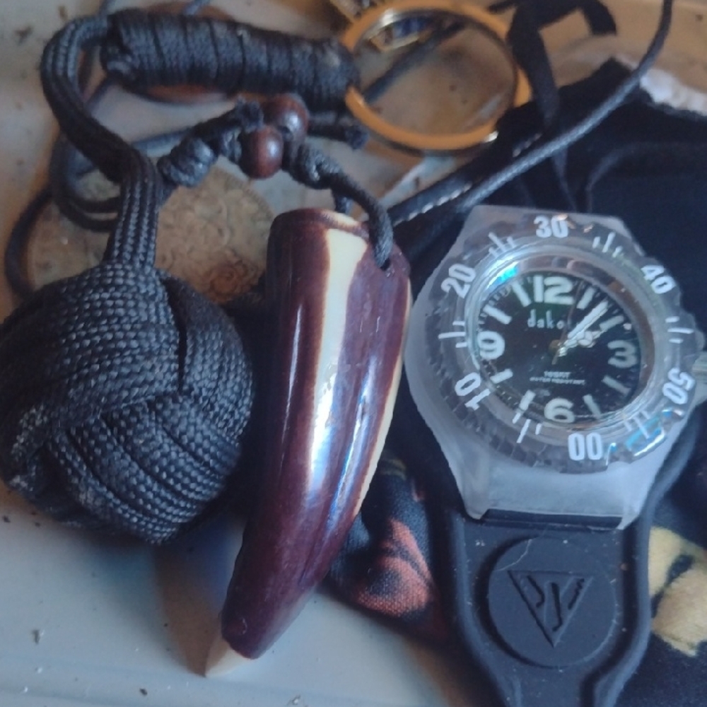 Dakota Black and White Watch with Accessories